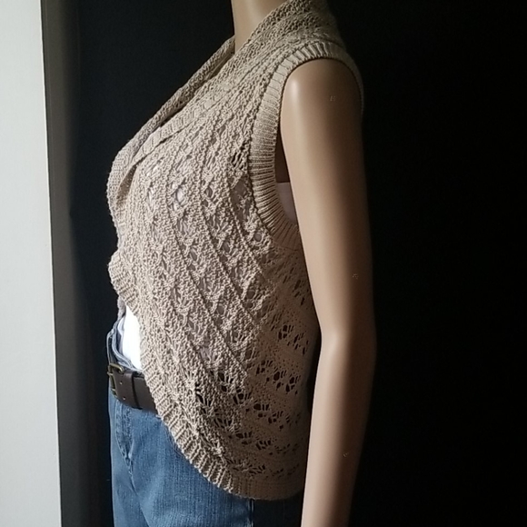 HOOKED UP💕 by I.O.T Sandy Beige Sweater Vest NWT - Picture 2 of 8
